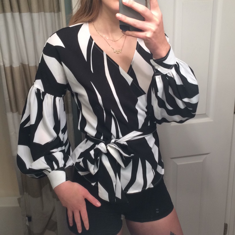 Abstract Wrap Top